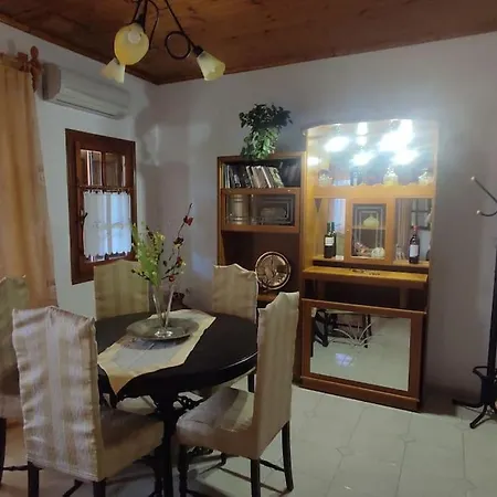 Xrysanthi's Dream House بيت للعطل