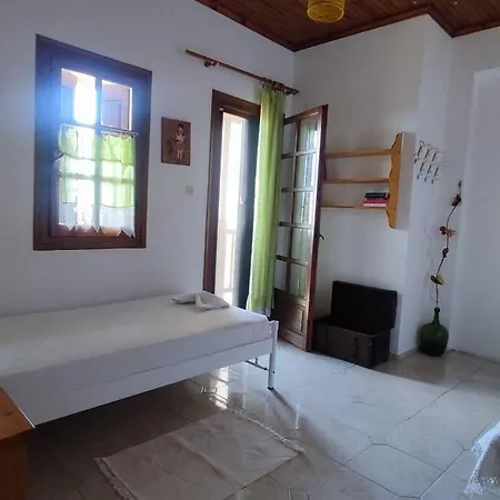 بيت للعطل Xrysanthi's Dream House زاغورا