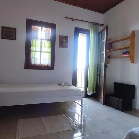 بيت للعطل Xrysanthi's Dream House زاغورا