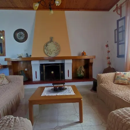 Xrysanthi's Dream House Case de vacanță