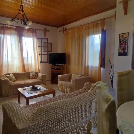 بيت للعطل Xrysanthi's Dream House *