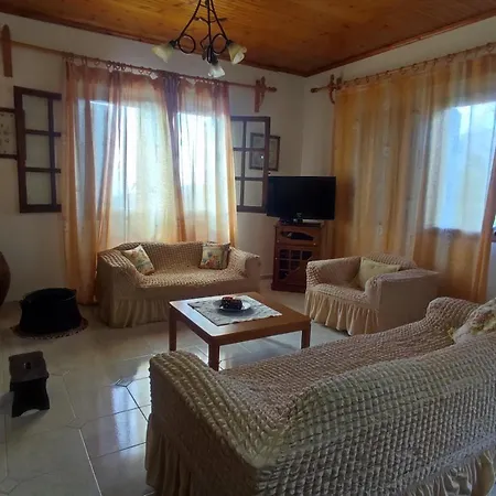 Xrysanthi's Dream House * زاغورا