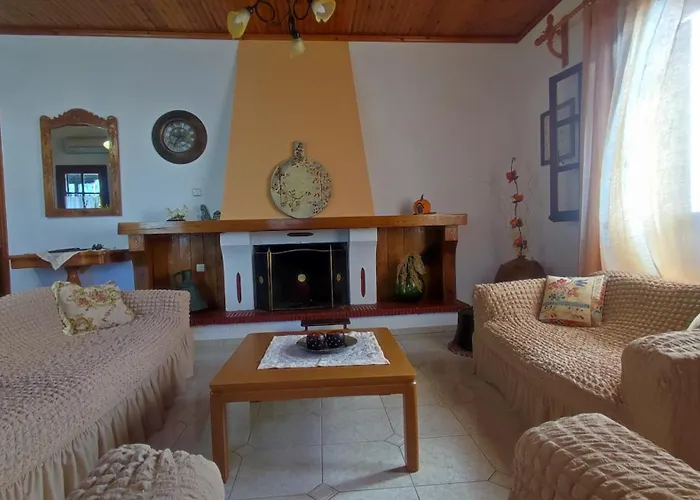 Xrysanthi's Dream House Case de vacanță